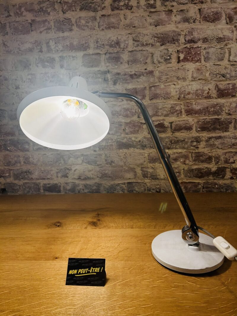Fase white vintage desk lamp - Image 3