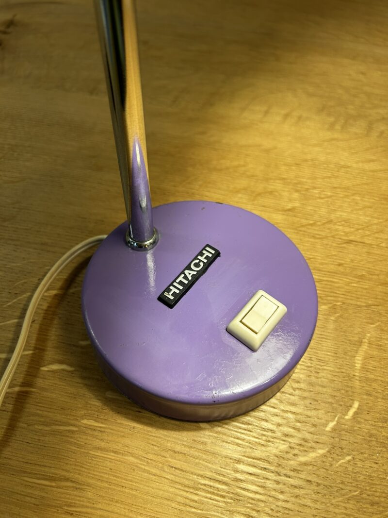 Hitachi vintage mauve desk lamp - Image 5