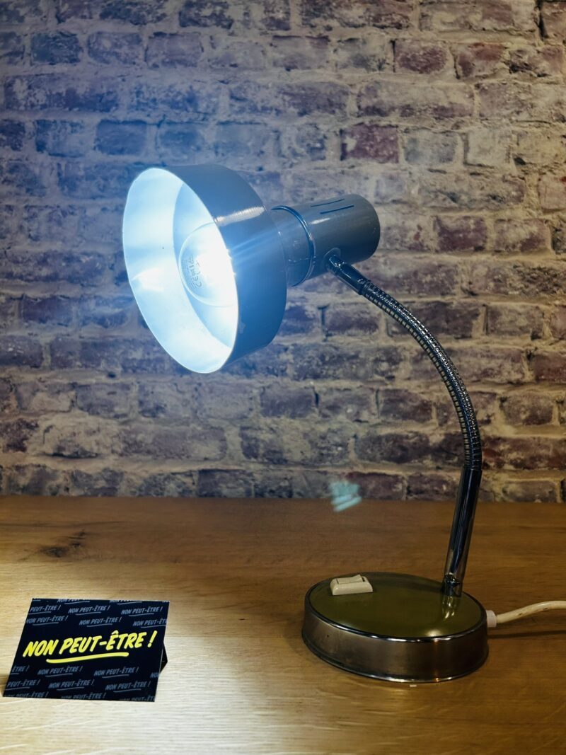 Vintage khaki desk lamp, Italy - Image 4