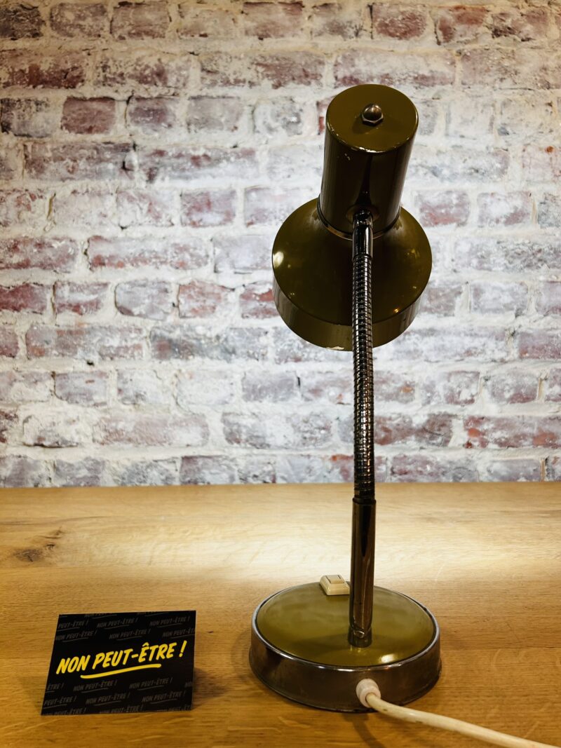 Vintage khaki desk lamp, Italy - Image 2