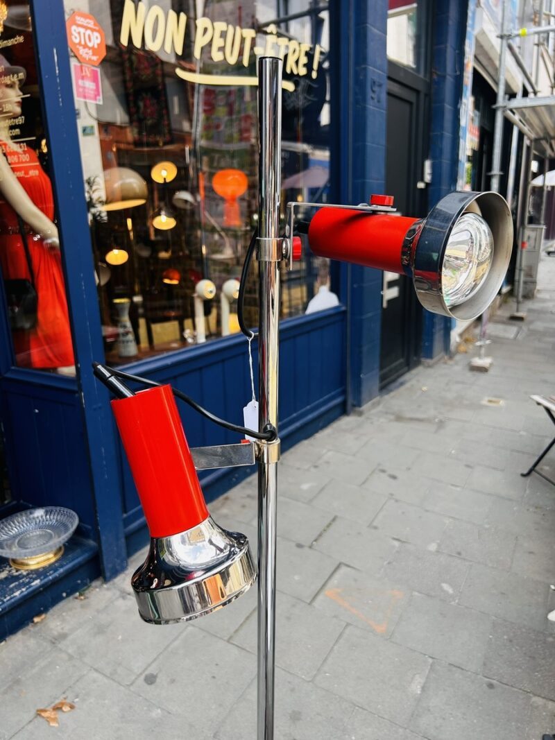 Lampe sur pied vintage rouge