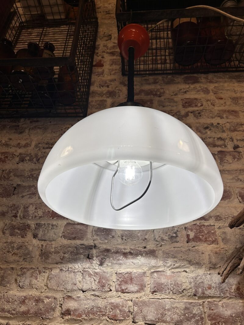 Suspension vintage orange et blanche, plastique, hauteur réglable – Image 2