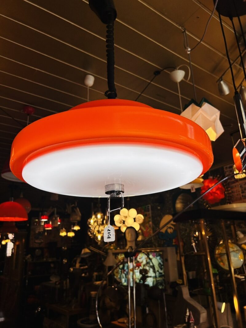 Suspension circulaire orange