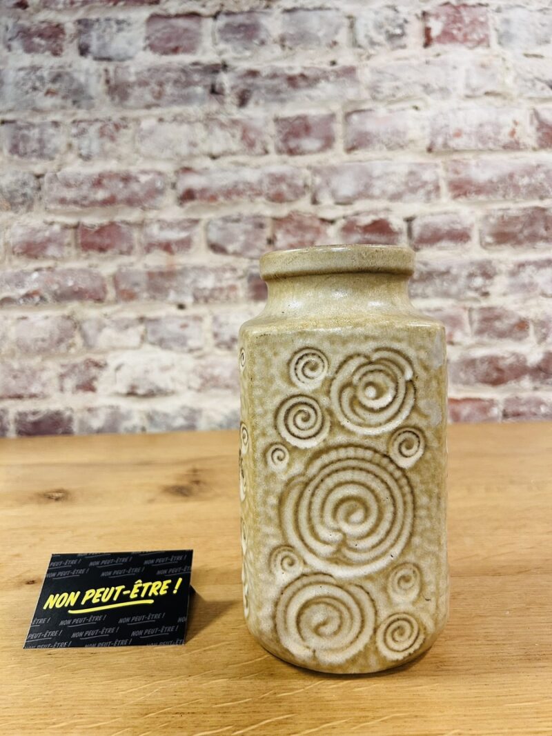 Vintage beige vase - Image 2