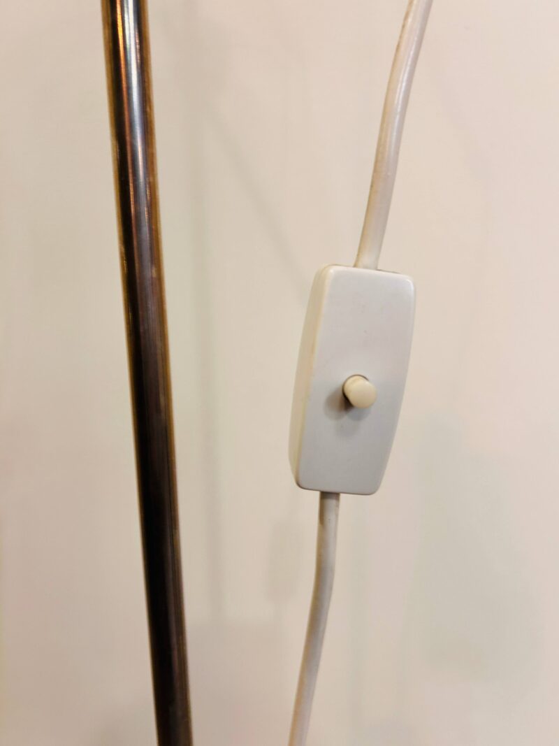 Lampadaire vintage minimaliste chrome et noir – Image 6