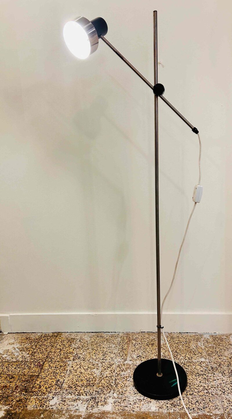 Lampadaire vintage minimaliste chrome et noir – Image 8