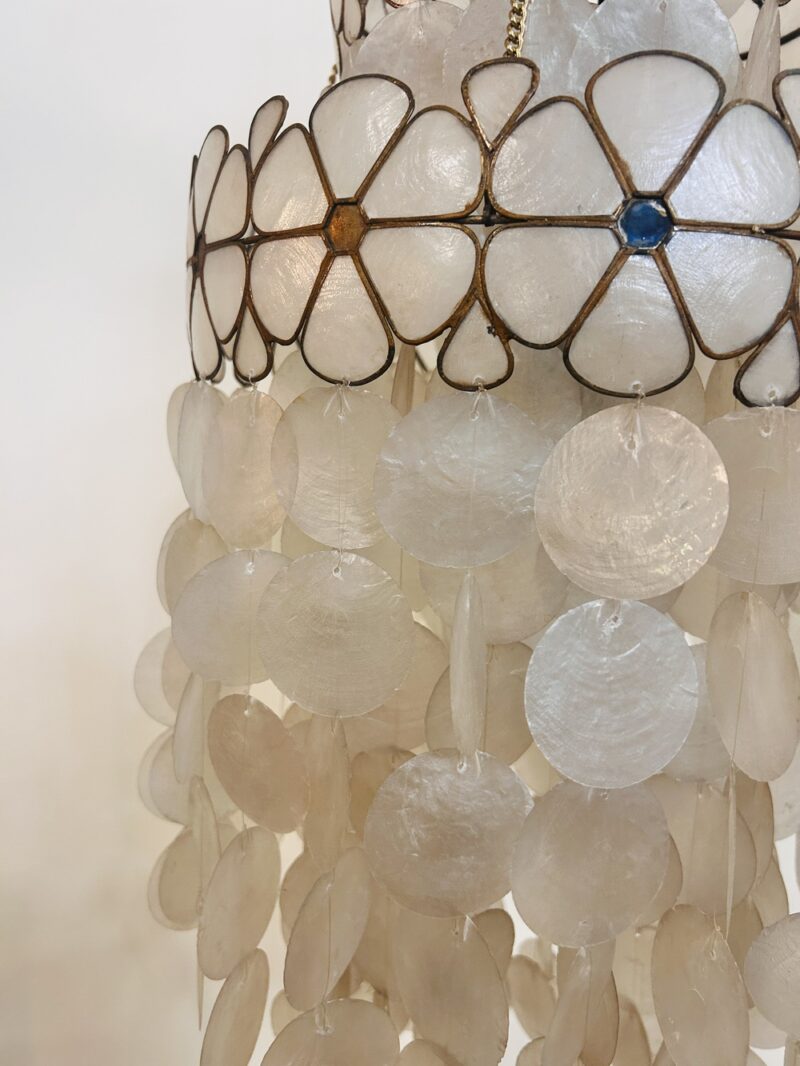 Lustre vintage en nacre, design floral, années 60 – Image 4