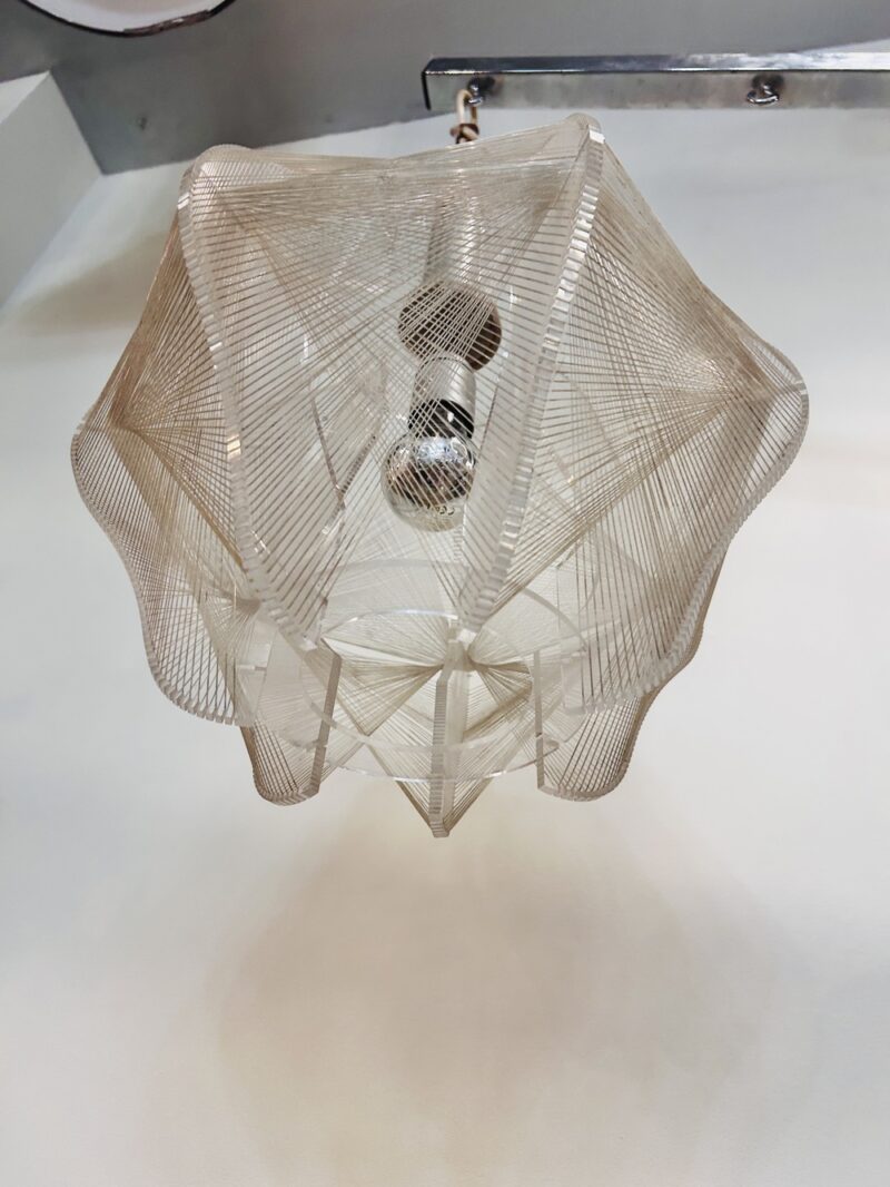 Suspension vintage Paul Secon en plexi et nylon, forme tulipe – Image 3