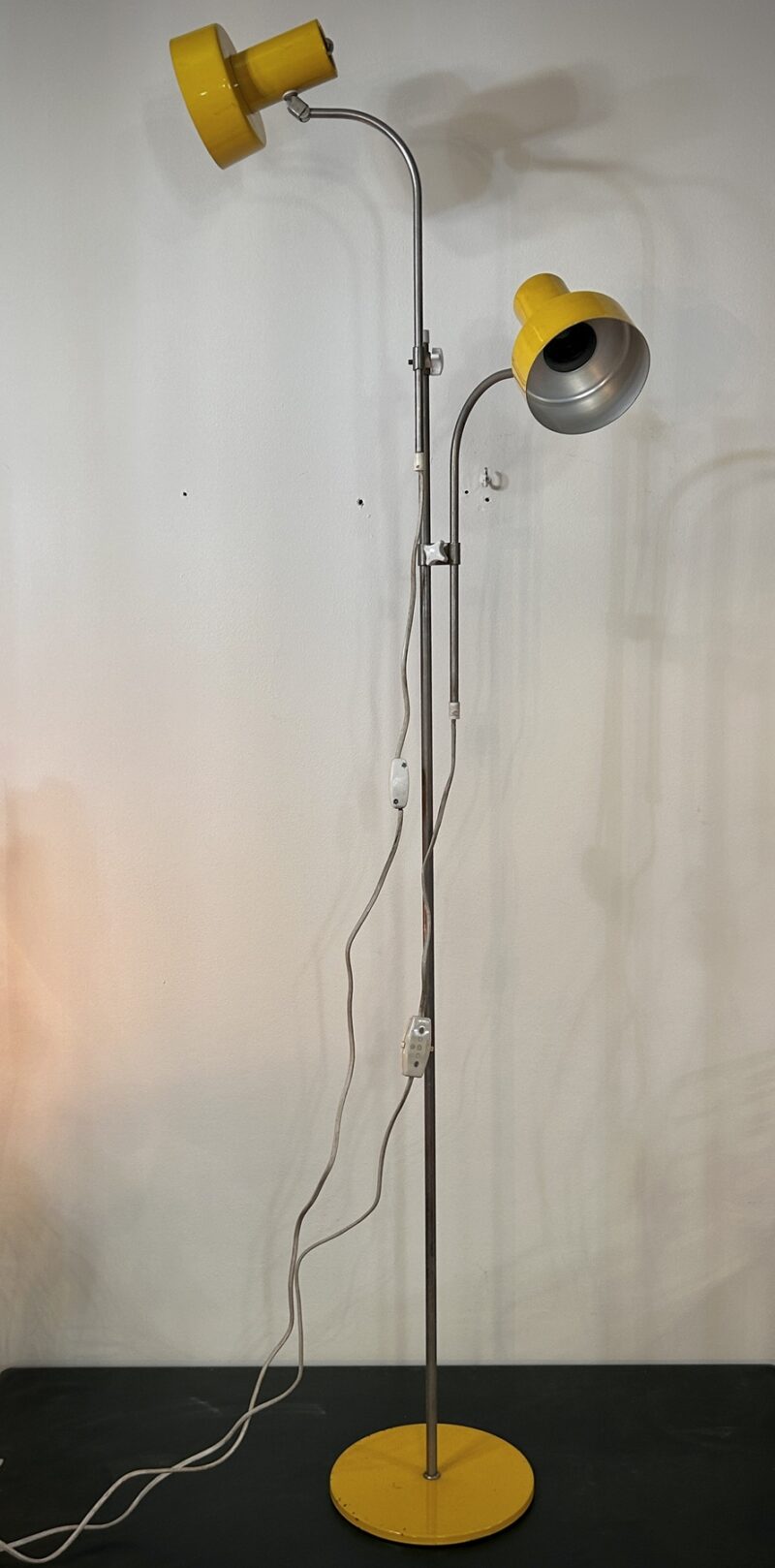 Lampadaire vintage “Good Vibes” – jaune solaire – Image 2