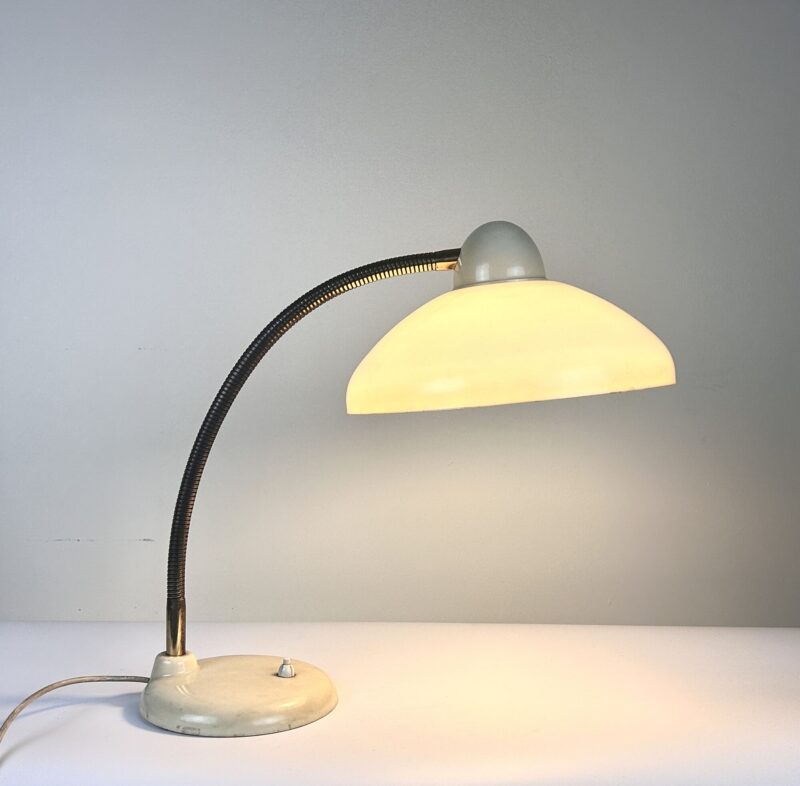 Lampe vintage en bakélite – Image 2