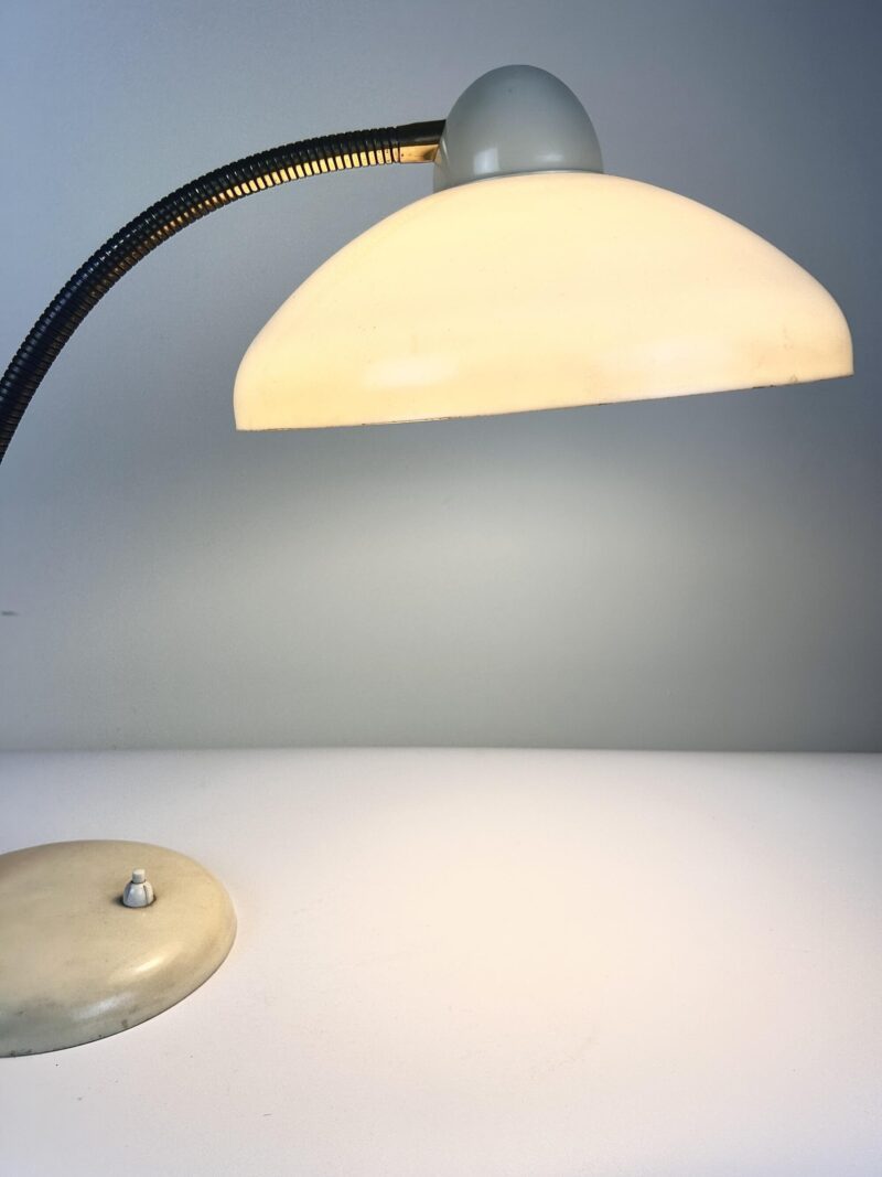 Lampe vintage en bakélite – Image 4