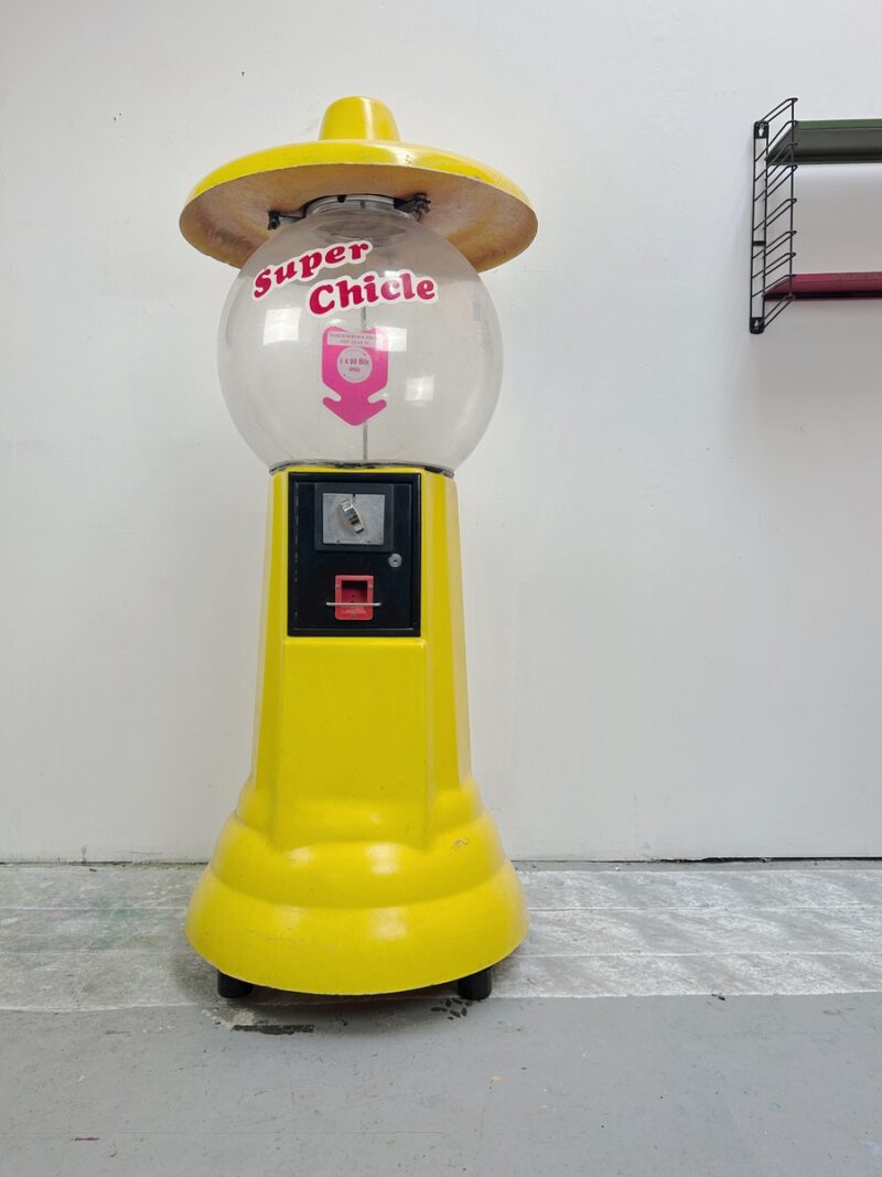 Distributeur de chewing-gums vintage